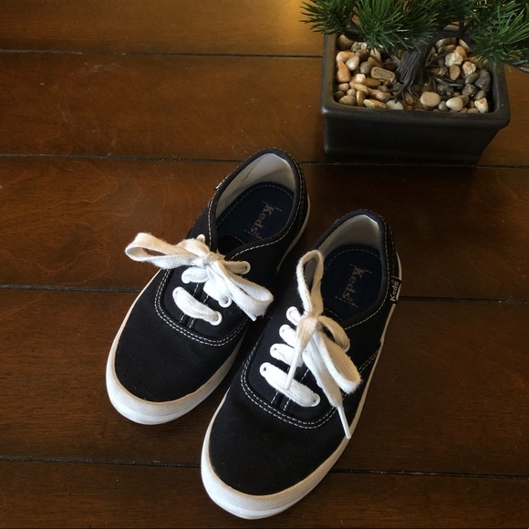 Childrens Keds - Picture 1 of 10